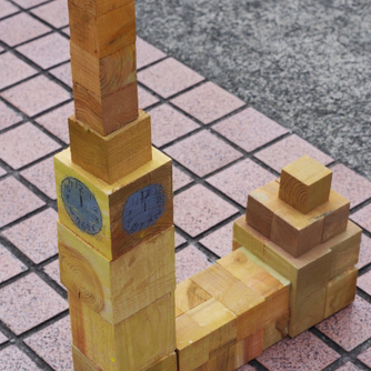 とけいとうのはりが12じになったよ
